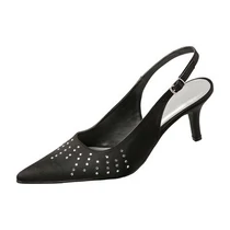 Pántos körömcipő, Laura Scott